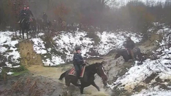 Jahanje po kiši, klizavela po blatnim strminama